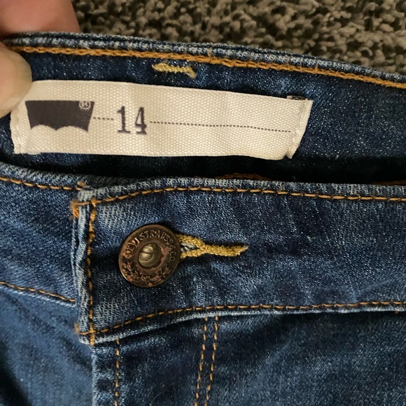 Levis Jeans Shorts Ladies Size 14 Stretch Blue Denim Cut Off  Fray Cuff - Picture 4 of 7